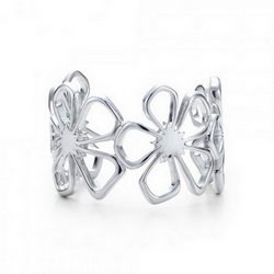 Flower Tiffany Bangle