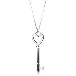 TIFFANY KEYSHEART KEY PENDANT