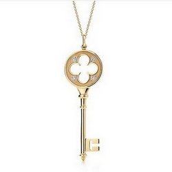 TIFFANY KEYSQUATREFOIL KEY PENDANT