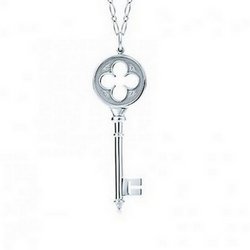 TIFFANY KEYSQUATREFOIL KEY PENDANT silver